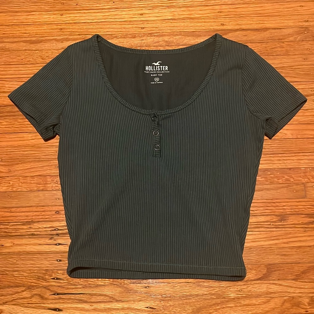 Hollister baby tee